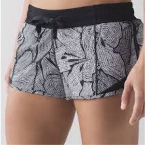 Lululemon Hotty Hot shorts